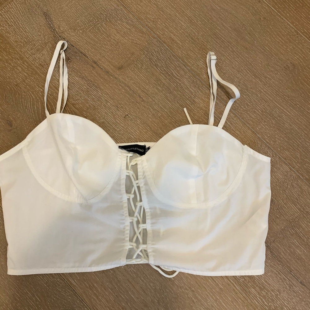 White crop top medium pretty little thing medium